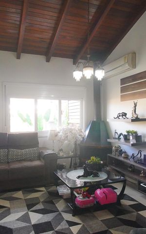 Casa à venda com 151m², 3 quartos e 2 vagasSala