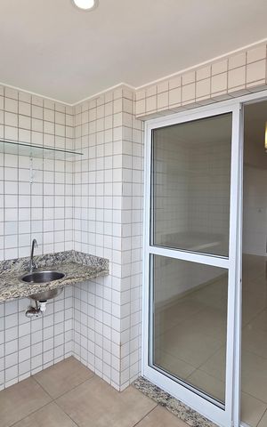 Apartamento para alugar com 65m², 2 quartos e 1 vagaVaranda