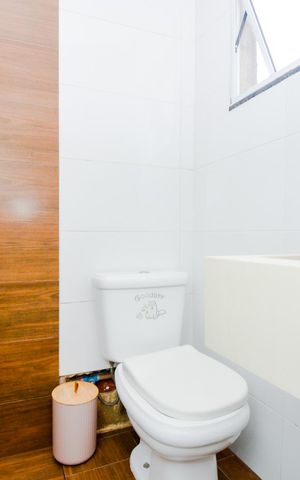 Casa à venda com 200m², 2 quartos e 2 vagasBanheiro da Suíte