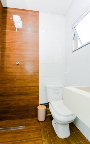 Casa à venda com 200m², 2 quartos e 2 vagasBanheiro da Suíte