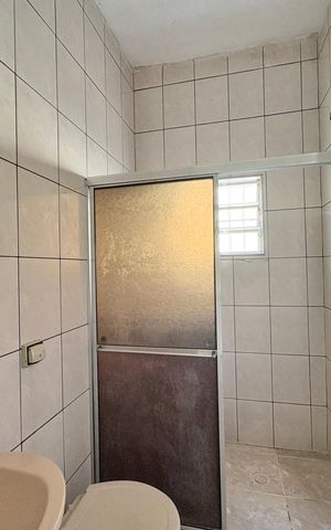Casa para alugar com 95m², 1 quarto e sem vaga Casa para alugar com 95m², 1 quarto e sem vagaBanheiro