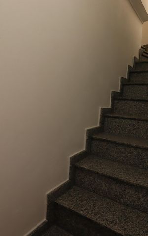 Casa para alugar com 60m², 2 quartos e sem vagaEscada da Entrada