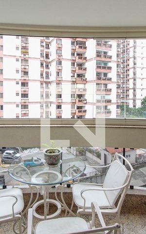 Apartamento à venda com 85m², 2 quartos e sem vaga Apartamento à venda com 85m², 2 quartos e sem vagaVaranda