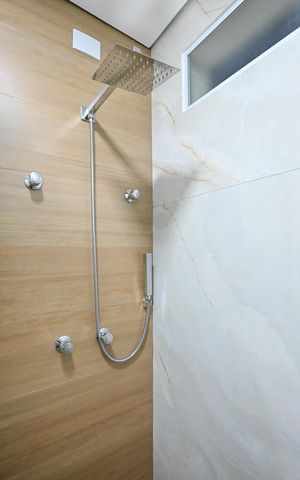 Casa à venda com 160m², 3 quartos e 2 vagasBanheiro
