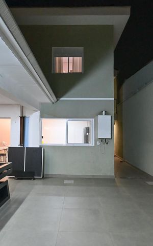 Casa à venda com 160m², 3 quartos e 2 vagasFachada Posterior