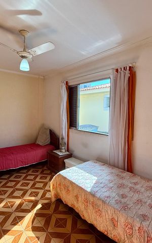 Casa à venda com 200m², 6 quartos e 3 vagas Casa à venda com 200m², 6 quartos e 3 vagasQuarto 3
