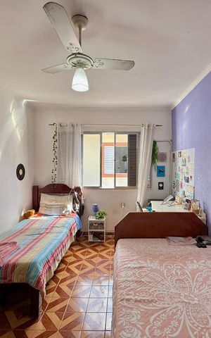 Casa à venda com 200m², 6 quartos e 3 vagas Casa à venda com 200m², 6 quartos e 3 vagasQuarto 2