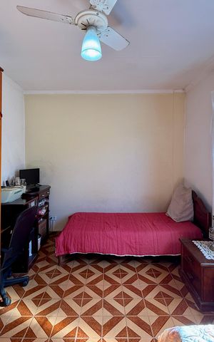 Casa à venda com 200m², 6 quartos e 3 vagas Casa à venda com 200m², 6 quartos e 3 vagasQuarto 3