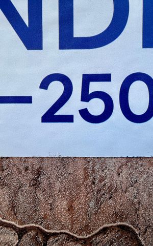 Casa à venda com 200m², 6 quartos e 3 vagas Casa à venda com 200m², 6 quartos e 3 vagasPlaca