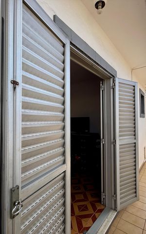 Casa à venda com 200m², 6 quartos e 3 vagas Casa à venda com 200m², 6 quartos e 3 vagasVaranda Suíte