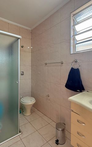 Casa à venda com 200m², 6 quartos e 3 vagas Casa à venda com 200m², 6 quartos e 3 vagasBanheiro Suíte
