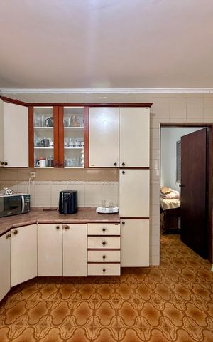 Casa à venda com 200m², 6 quartos e 3 vagas Casa à venda com 200m², 6 quartos e 3 vagasCozinha