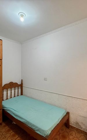 Casa à venda com 200m², 6 quartos e 3 vagas Casa à venda com 200m², 6 quartos e 3 vagasQuarto 4