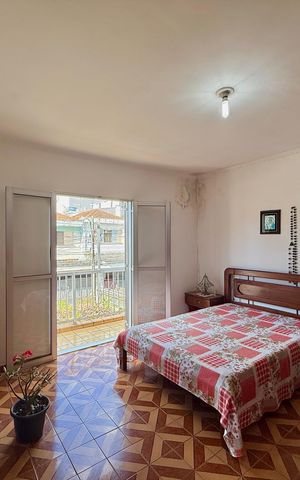 Casa à venda com 200m², 6 quartos e 3 vagas Casa à venda com 200m², 6 quartos e 3 vagasSuíte