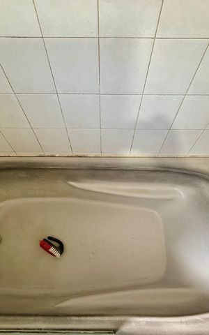 Casa à venda com 200m², 6 quartos e 3 vagas Casa à venda com 200m², 6 quartos e 3 vagasSobrado Fundos