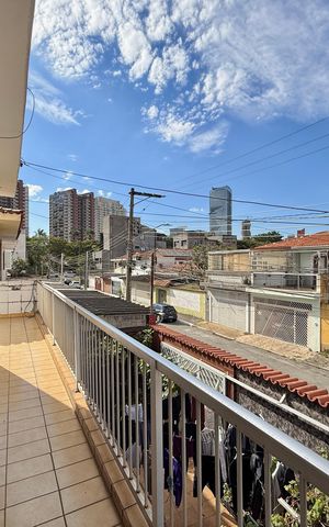 Casa à venda com 200m², 6 quartos e 3 vagas Casa à venda com 200m², 6 quartos e 3 vagasVaranda Suíte