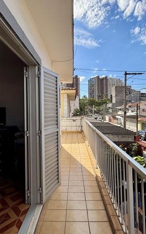 Casa à venda com 200m², 6 quartos e 3 vagas Casa à venda com 200m², 6 quartos e 3 vagasVaranda Suíte