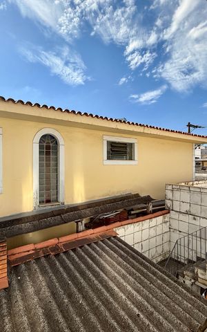 Casa à venda com 200m², 6 quartos e 3 vagas Casa à venda com 200m², 6 quartos e 3 vagasVista Quarto 3