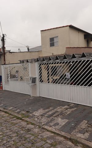 Casa à venda com 138m², 3 quartos e 3 vagasFachada
