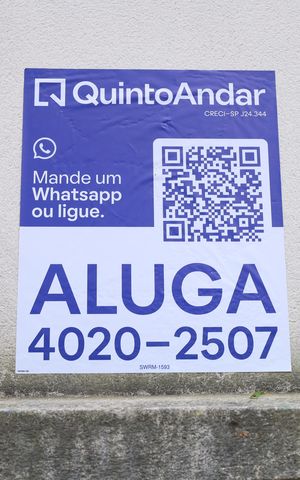 Apartamento à venda com 32m², 2 quartos e sem vagaPlaca GRANDE instalada na fachada do condomínio, dia 29.07.2026 - Código da placa: SWRM-1593
