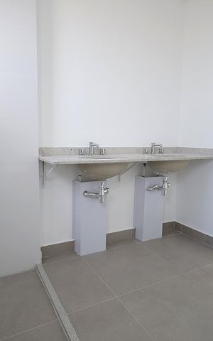 Apartamento à venda com 112m², 2 quartos e 3 vagas Apartamento à venda com 112m², 2 quartos e 3 vagasBanheiro Suíte 1