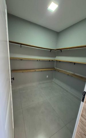 Casa à venda com 200m², 3 quartos e 5 vagasDispensa