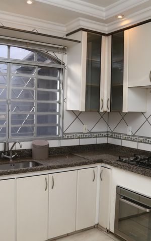 Casa para alugar com 448m², 4 quartos e 5 vagasCozinha