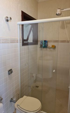 Casa de condomínio à venda com 784m², 5 quartos e 3 vagas Casa de condomínio à venda com 784m², 5 quartos e 3 vagasBanheiro