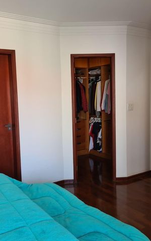 Casa de condomínio à venda com 784m², 5 quartos e 3 vagas Casa de condomínio à venda com 784m², 5 quartos e 3 vagasQuarto
