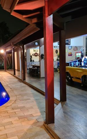 Casa de condomínio à venda com 784m², 5 quartos e 3 vagas Casa de condomínio à venda com 784m², 5 quartos e 3 vagasPiscina