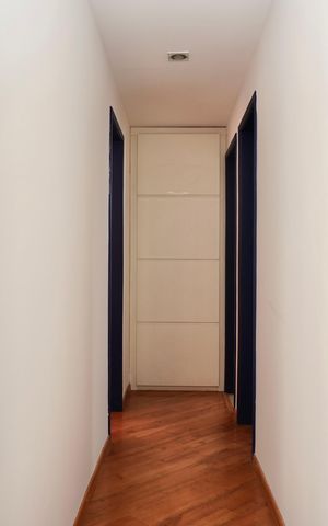 Apartamento à venda com 132m², 3 quartos e 2 vagas Apartamento à venda com 132m², 3 quartos e 2 vagasCorredor