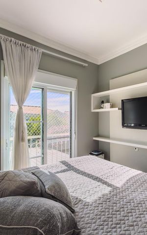 Casa de condomínio à venda com 150m², 3 quartos e 2 vagas Casa de condomínio à venda com 150m², 3 quartos e 2 vagasQuarto