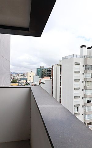 Apartamento à venda com 119m², 3 quartos e 2 vagasSacada do Quarto 2
