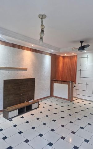 Casa à venda com 224m², 3 quartos e 2 vagas Casa à venda com 224m², 3 quartos e 2 vagasSala