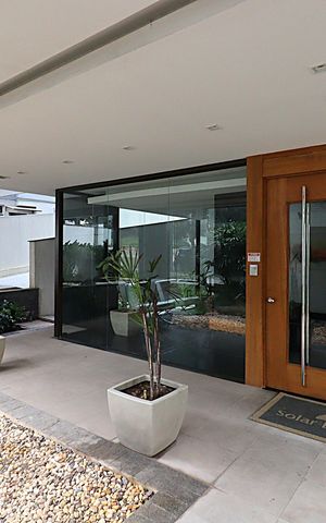 Apartamento à venda com 123m², 3 quartos e 2 vagasÁrea comum - Entrada do prédio