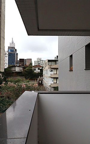 Apartamento à venda com 123m², 3 quartos e 2 vagasSacada do Quarto 2