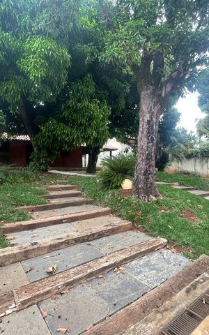 Casa à venda com 2750m², 8 quartos e 10 vagas