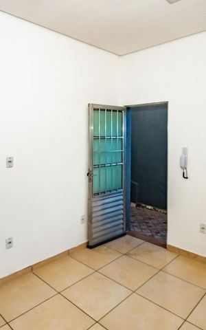 Casa para alugar com 60m², 2 quartos e 1 vagaSala