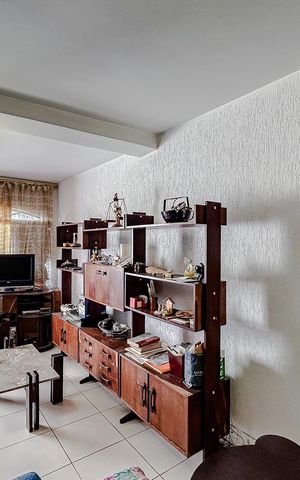 Casa à venda com 111m², 2 quartos e 2 vagasSala