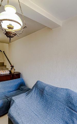 Casa à venda com 111m², 2 quartos e 2 vagasSala