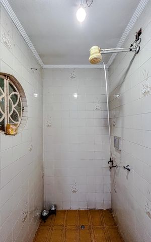 Casa à venda com 111m², 2 quartos e 2 vagasBanheiro social