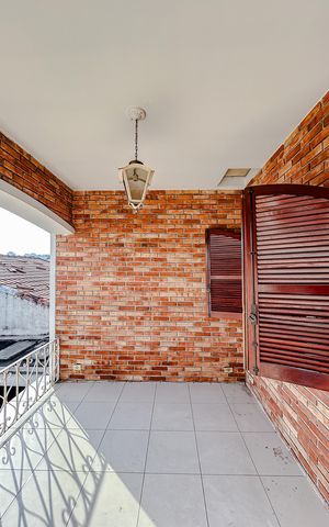 Casa à venda com 111m², 2 quartos e 2 vagasVaranda do Quarto 