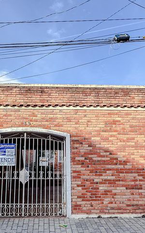 Casa à venda com 111m², 2 quartos e 2 vagasFachada 