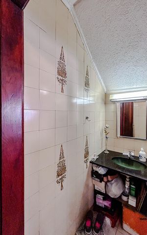 Casa à venda com 111m², 2 quartos e 2 vagasLavabo
