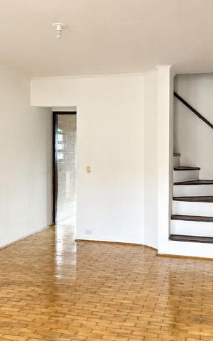 Casa à venda com 113m², 2 quartos e 2 vagasSala