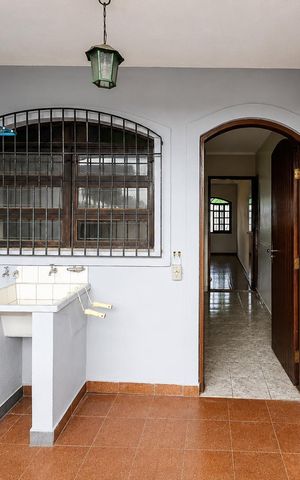 Casa à venda com 113m², 2 quartos e 2 vagasÁrea de serviço