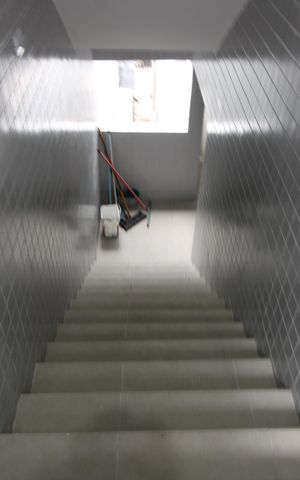 Apartamento para alugar com 45m², 2 quartos e sem vagaescada
