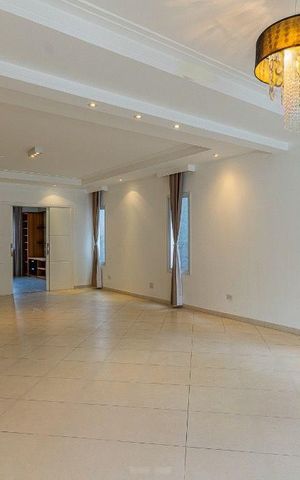 Casa à venda com 291m², 3 quartos e 4 vagas