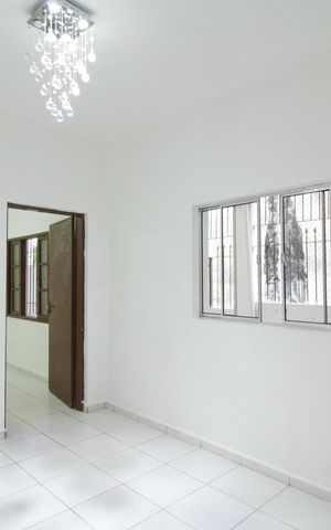 Casa para alugar com 50m², 1 quarto e sem vaga Casa para alugar com 50m², 1 quarto e sem vagaSala