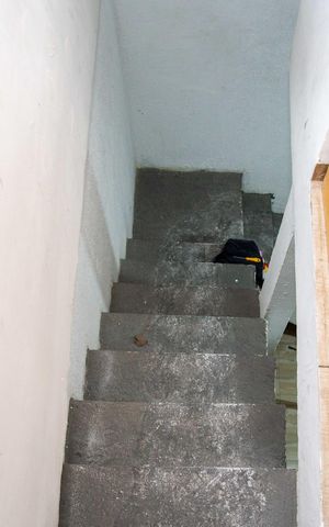 Casa para alugar com 130m², 1 quarto e sem vagaEscada